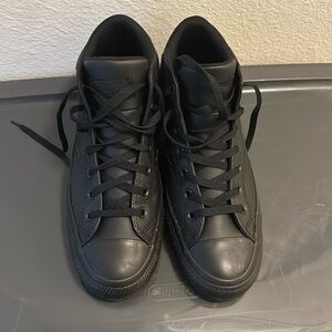 Converse leather material only worn once